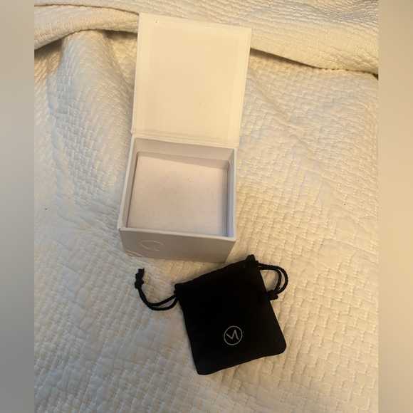 Mejuri box, bags and packaging - Picture 2 of 7